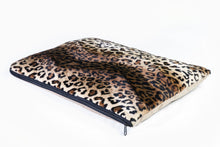 Load image into Gallery viewer, Washable Pet Bed